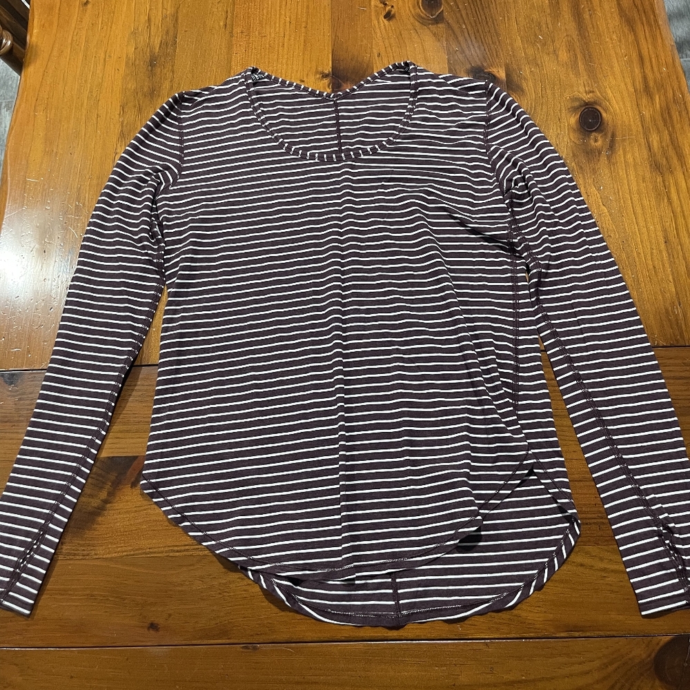 Lululemon Women's Maroon White Striped Long Sleeve Cotton Shirt Size 4‎